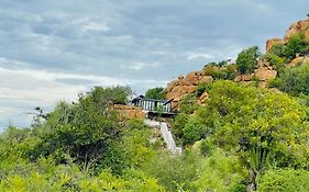 Makgobelo Lodge-The Glass House- Solar Powered